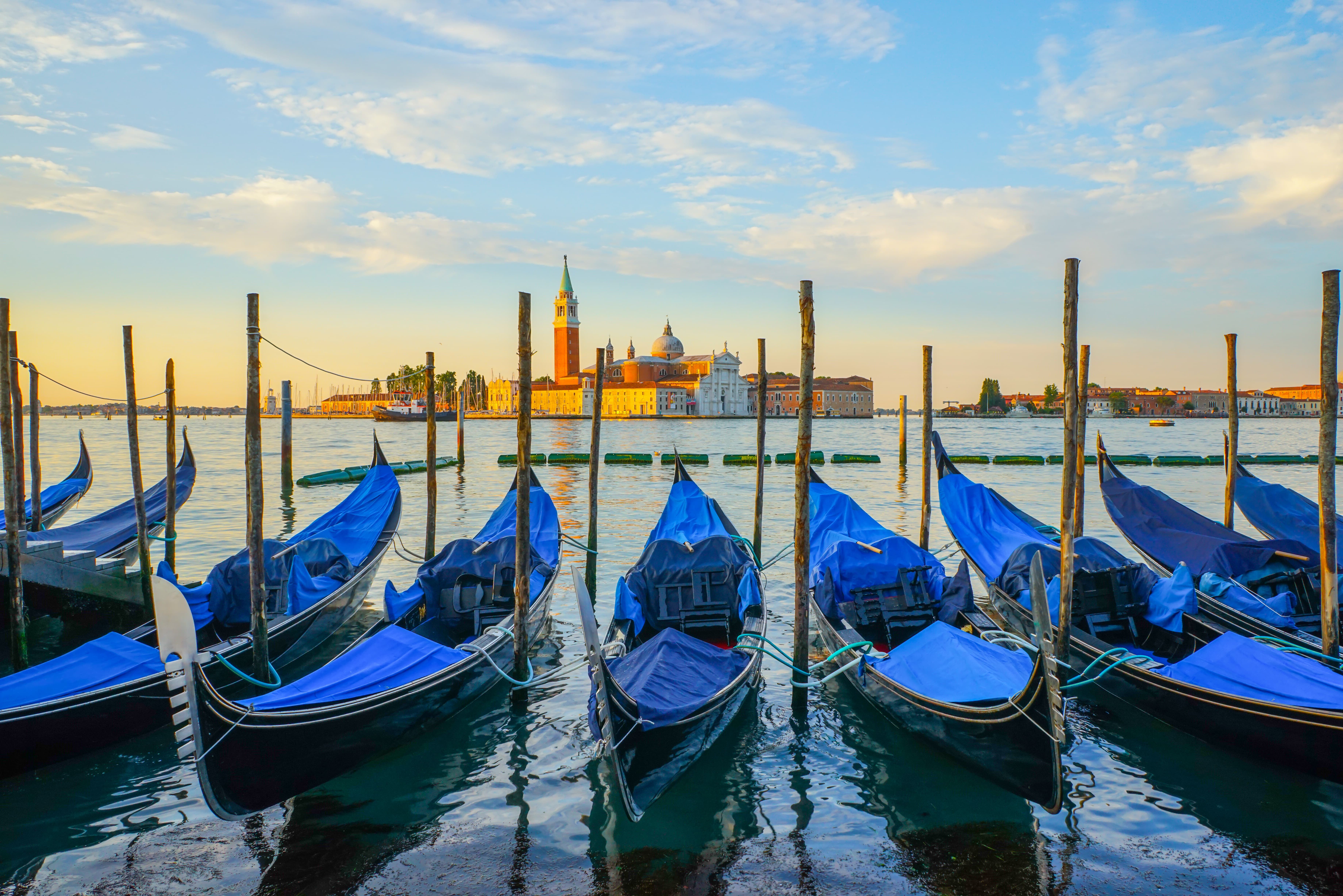 COM'  E'   TRISTE    VENEZIA